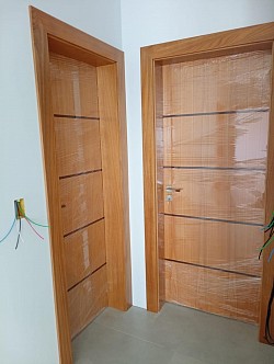 Pronta entrega de Portas Amareladas